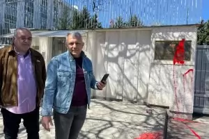 Хаджигенов и Бабикян бяха арестувани за акция пред руското посолство
