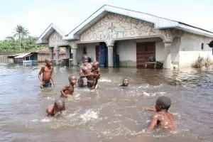 Наводнения в Нигерия са убили над 600 души