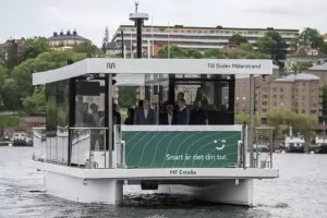 Първият самоуправляващ се ферибот тръгна в Швеция
