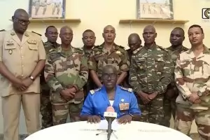 Хунтата в Нигер съобщи за френска атака