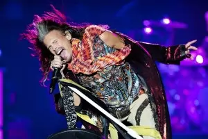 Aerosmith отлагат концерти от прощалното турне