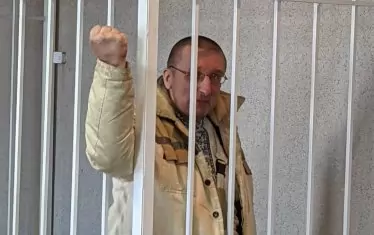 Художник и критик на Лукашенко почина в затвора