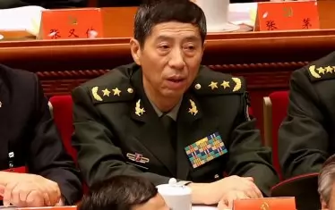 Си Дзинпин уволни министъра на отбраната 